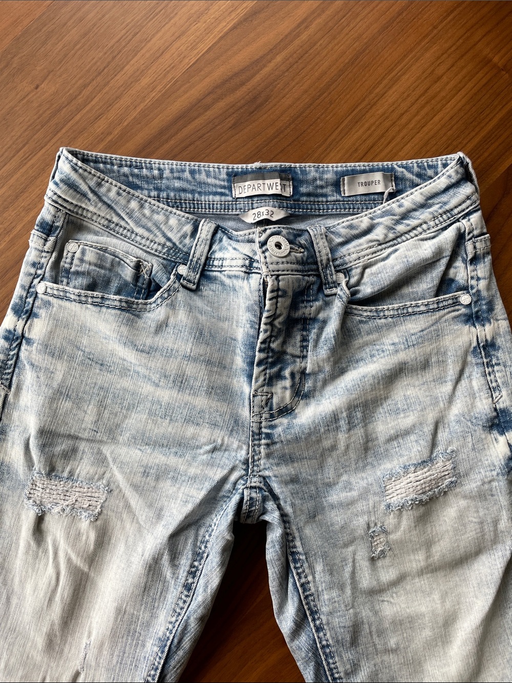 Light Wash Men’s Straight Jeans - Blue